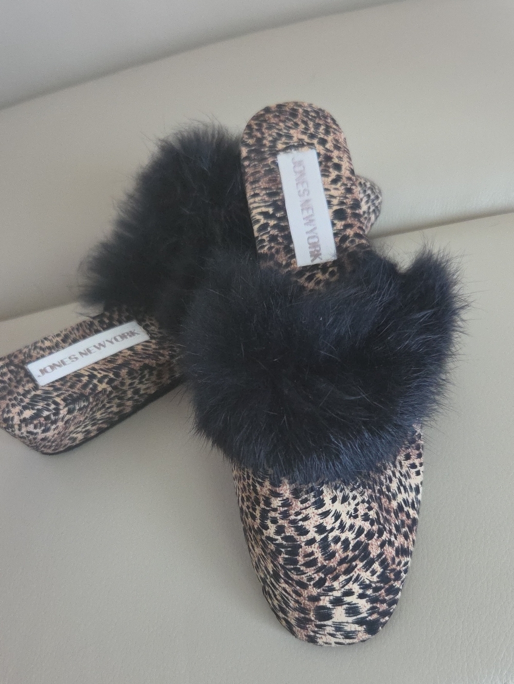 Jones New York Leopard Print Slippers with Black Fur Pom Detail Size S/ 5-6